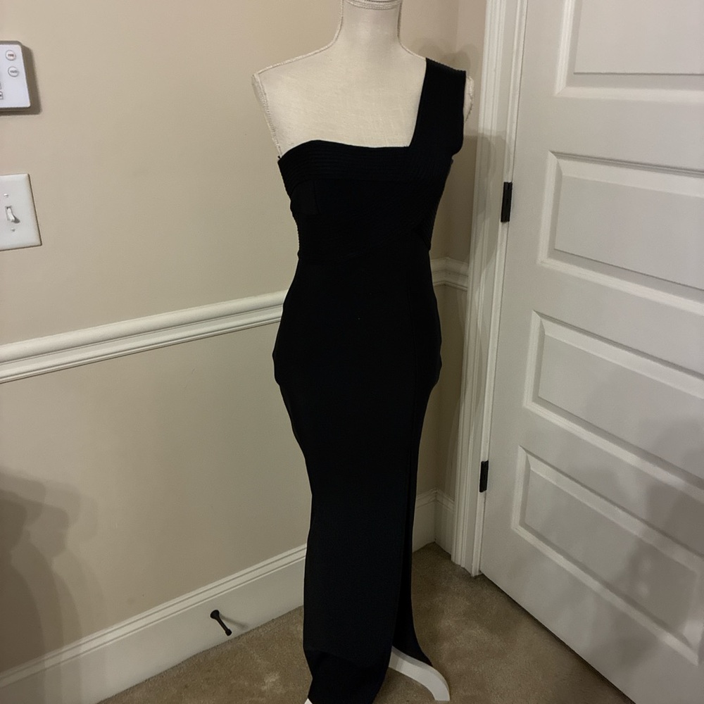 Elegant Black One-Shoulder Dress